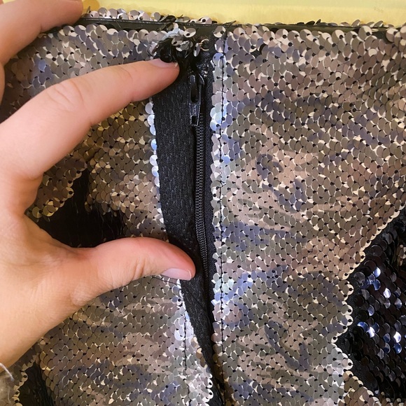 Free People Mini Skirt Sequins Camoflauge and Black Reversible Size 0 NWT - Picture 9 of 12